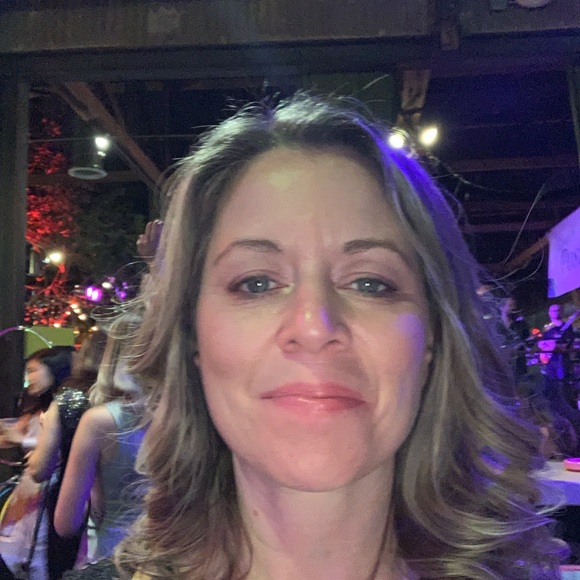 Meet your Posher, Emilie - Picture 2 of 3